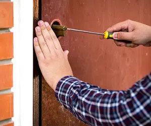 Lock Locksmith Tech Montgomery, IL 630-358-4417 - garage-door-locks